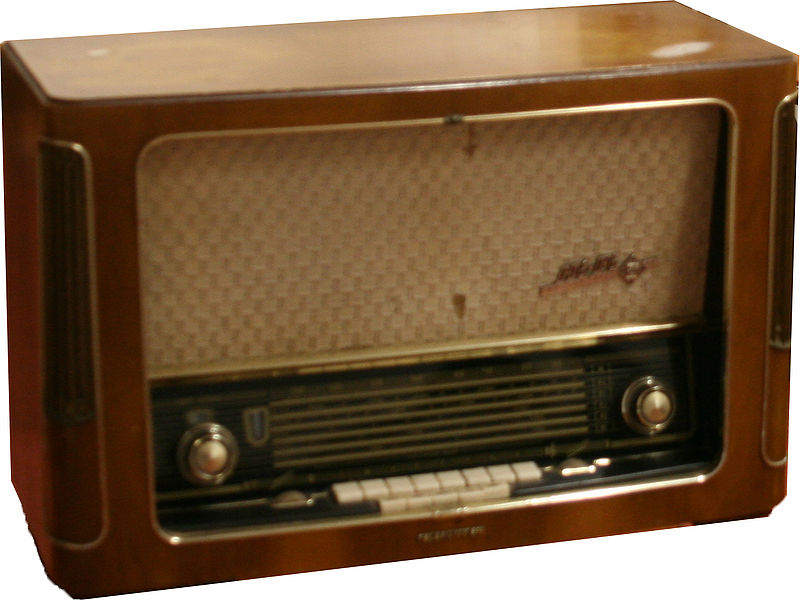 File:Rádio 5.jpg